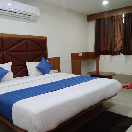Hotel Rk Villa 巴罗达 外观 照片