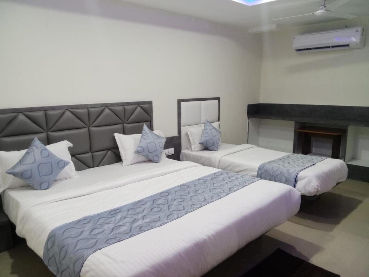 Hotel Rk Villa 巴罗达 外观 照片